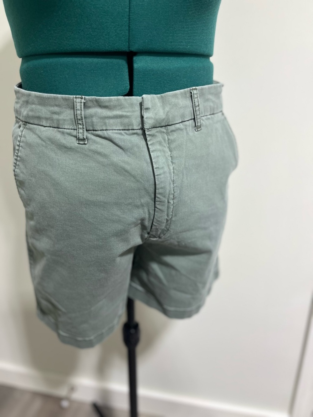 Anne Klein Women's Sage Green Chino Shorts